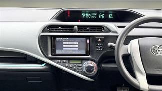 2012 Toyota Aqua - Thumbnail