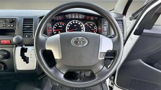 2020 Toyota Hiace - Thumbnail