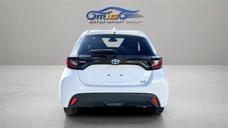 2020 Toyota Yaris - Thumbnail
