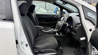 2017 Nissan Leaf - Thumbnail