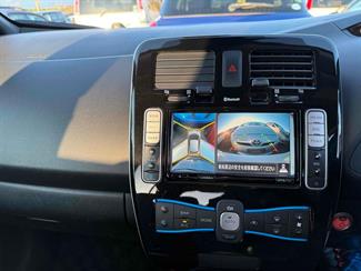 2017 Nissan Leaf - Thumbnail