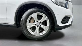 2016 Mercedes-Benz GLC 250 - Thumbnail