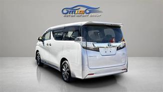 2016 Toyota Vellfire - Thumbnail