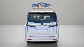 2016 Toyota Vellfire - Thumbnail