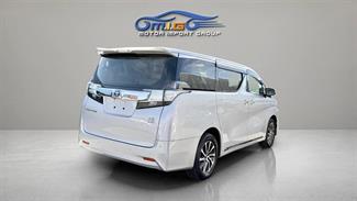 2016 Toyota Vellfire - Thumbnail