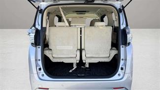 2016 Toyota Vellfire - Thumbnail
