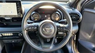 2022 Toyota YARIS - Thumbnail