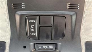 2016 Toyota Alphard - Thumbnail