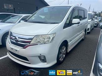 2012 Nissan Serena - Thumbnail