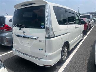 2012 Nissan Serena - Thumbnail