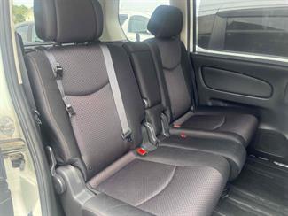 2012 Nissan Serena - Thumbnail