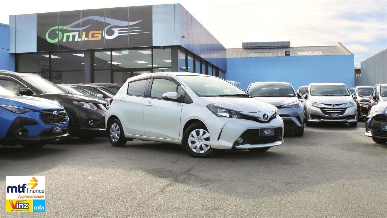 2015 Toyota Vitz 1.3L Petrol Saver Hatchback