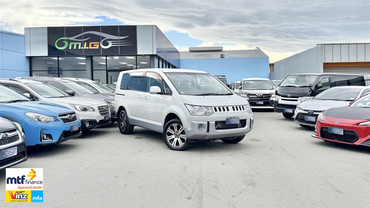 2013 Mitsubishi DELICA D:5 4WD 1YearWarrantFree